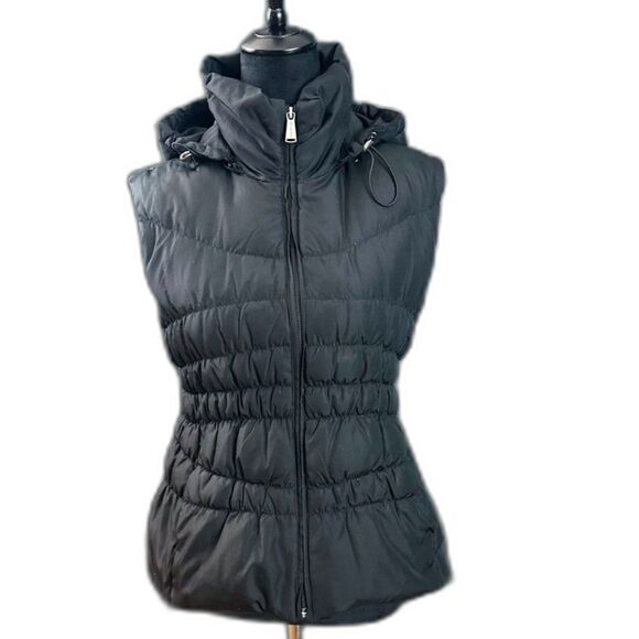 Michael by Michael Kors Jackets & Blazers - Women's Michael by Michael Kors Black Lightweight Ruched Puffer Vest Size M